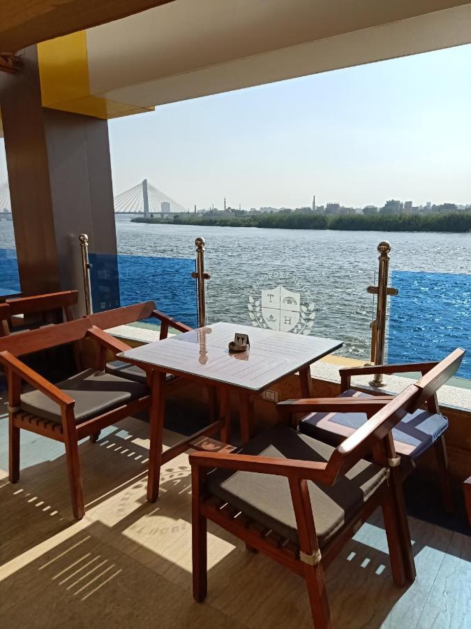 Nile Transport Hotel Ausim Extérieur photo