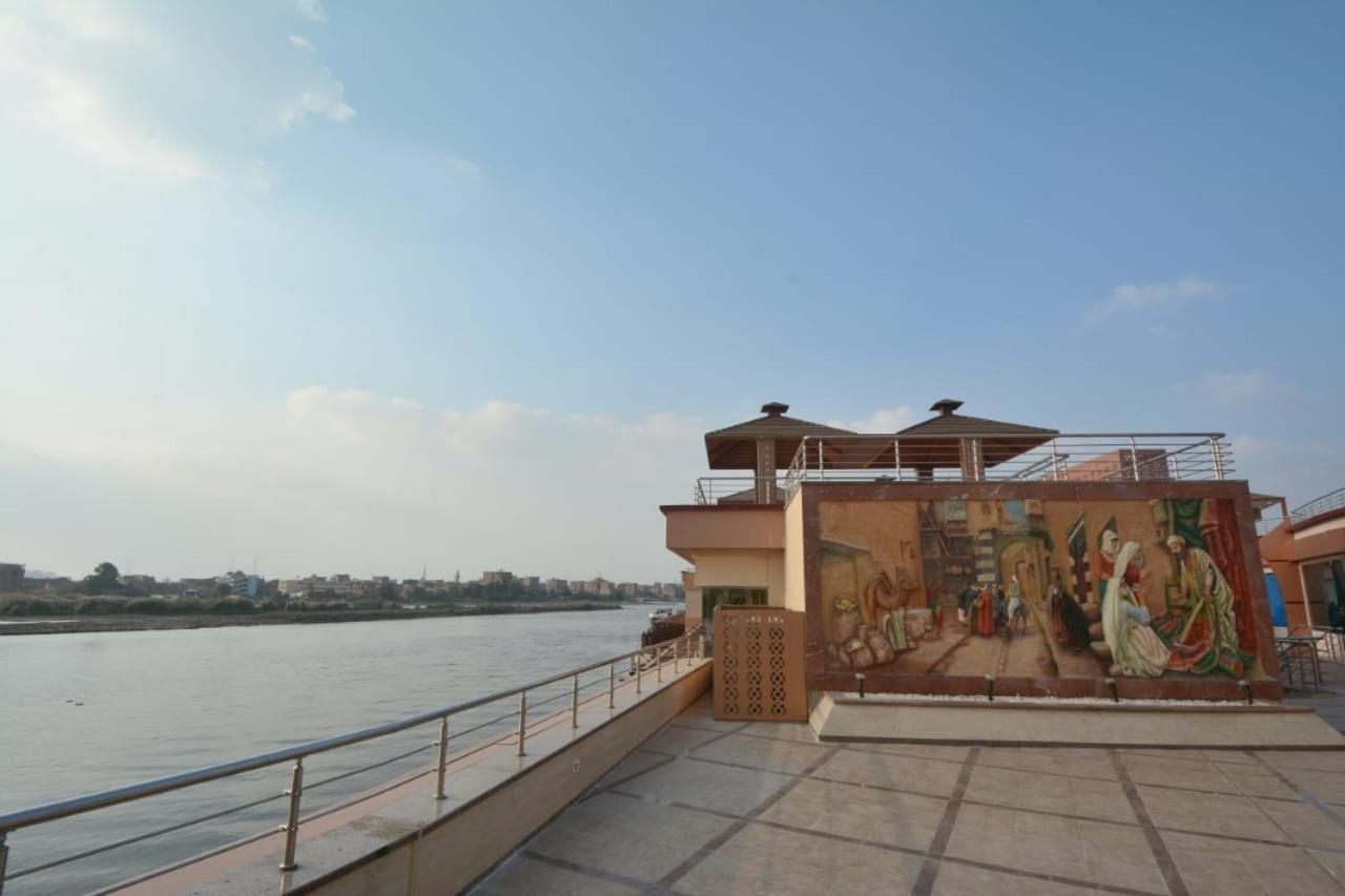 Nile Transport Hotel Ausim Extérieur photo