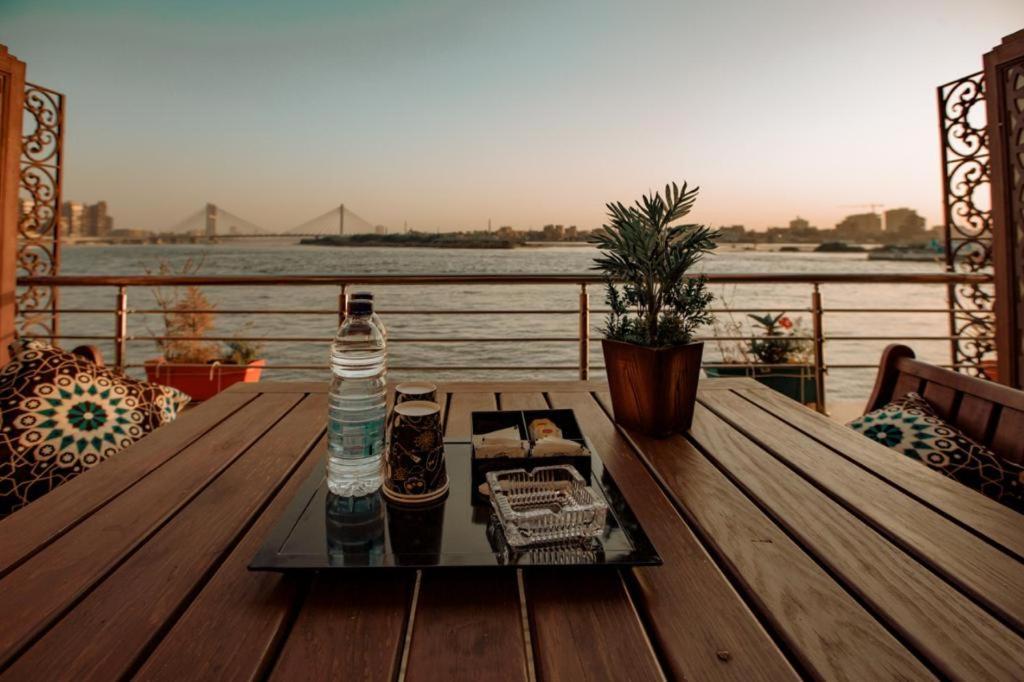 Nile Transport Hotel Le Caire Extérieur photo